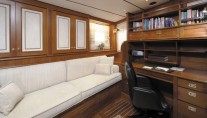 GALILEO G -  Gentlemans desk and settee